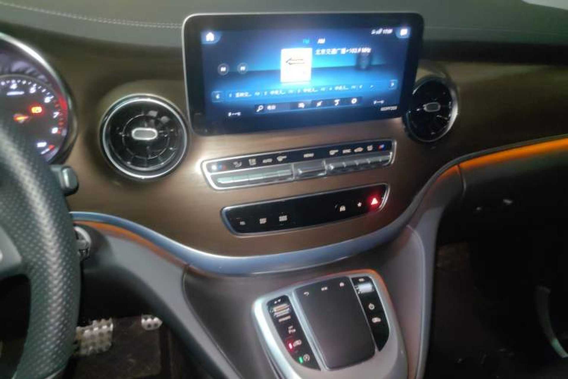 Used Mercedes-Benz V-Class 2020 V 260 L Long-wheelbase Luxury Edition Audio And AC Panel