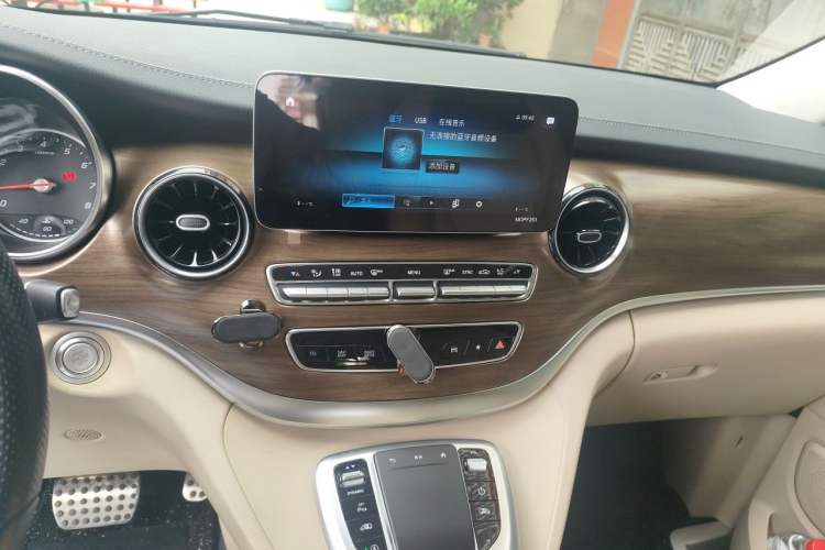 Used Mercedes-Benz V-Class 2020 V 260 L Long-wheelbase Luxury Edition Audio And AC Panel