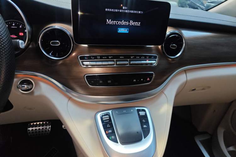 Used Mercedes-Benz V-Class 2020 V 260 L Long-wheelbase Luxury Edition Audio And AC Panel