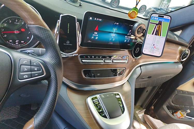 Used Mercedes-Benz V-Class 2020 V 260 L Long-wheelbase Luxury Edition Audio And AC Panel