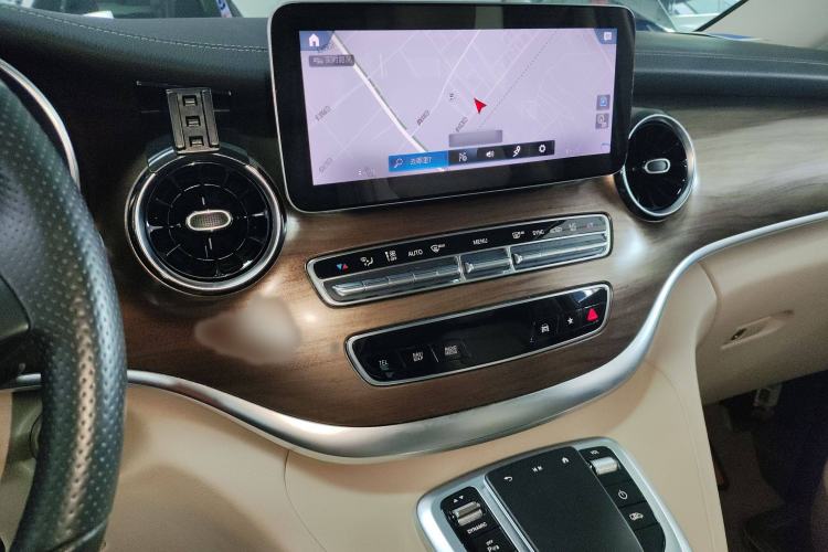 Used Mercedes-Benz V-Class 2020 V 260 L Long-wheelbase Luxury Edition Audio And AC Panel