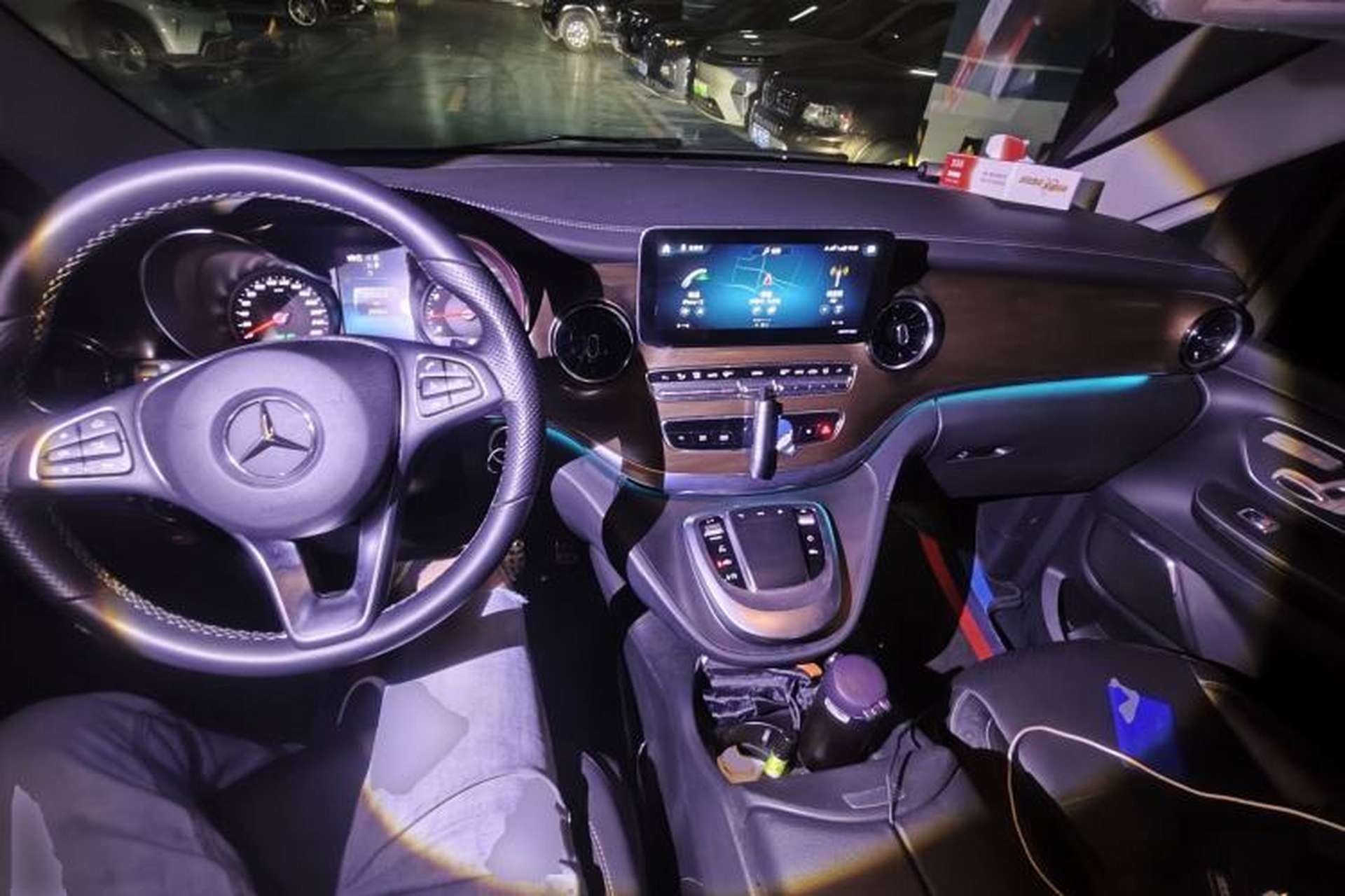 Used Mercedes-Benz V-Class 2020 V 260 L Long-wheelbase Luxury Edition Center Console