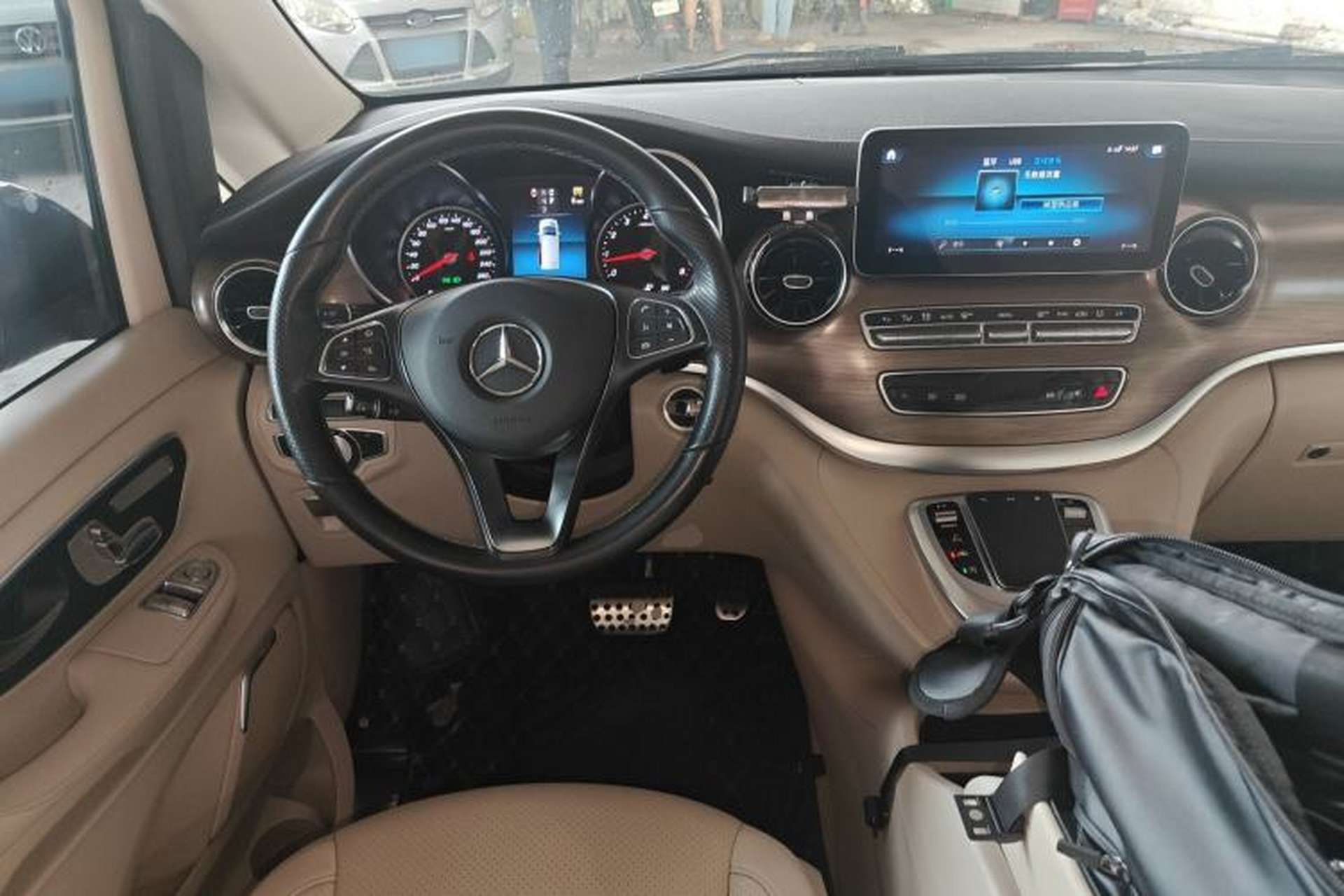 Used Mercedes-Benz V-Class 2020 V 260 Prestige Edition Center Console