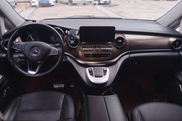 Used Mercedes-Benz V-Class 2020 V 260 L Long-wheelbase Luxury Edition Center Console