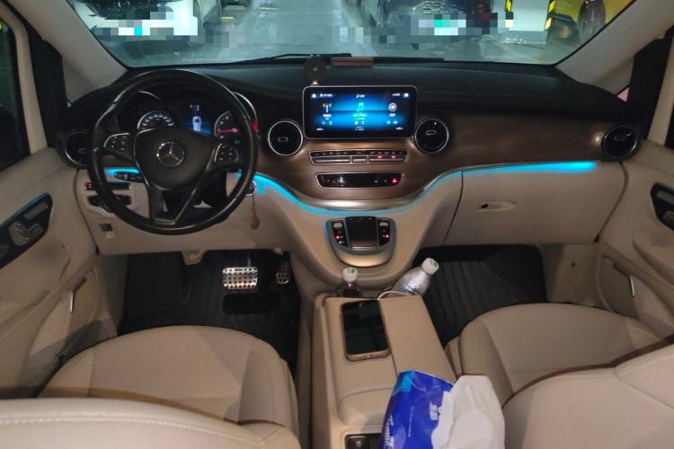Used Mercedes-Benz V-Class 2020 V 260 Prestige Edition Center Console