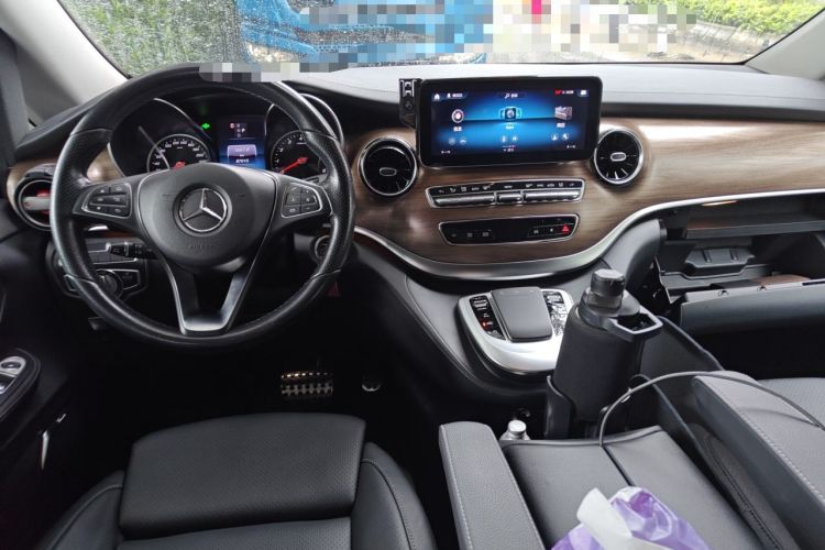 Used Mercedes-Benz V-Class 2020 V 260 Prestige Edition Center Console