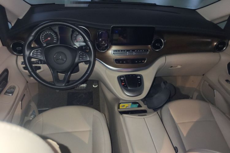 Used Mercedes-Benz V-Class 2020 V 260 Prestige Edition Center Console