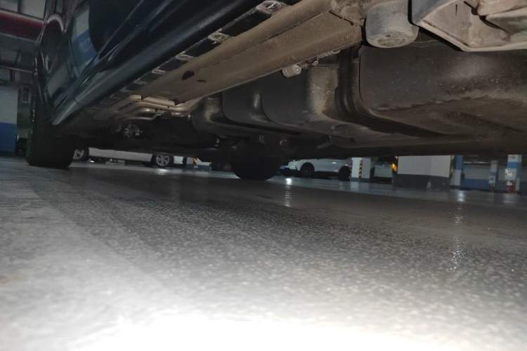 Used Mercedes-Benz V-Class 2020 V 260 Prestige Edition Chassis Rear Left