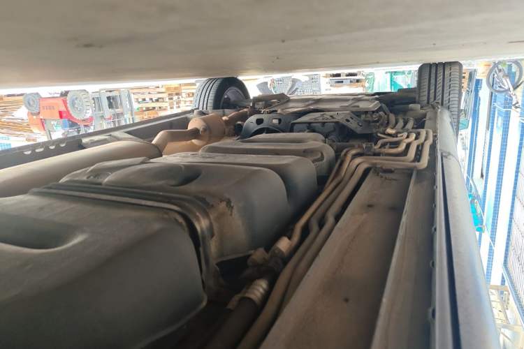 Used Mercedes-Benz V-Class 2020 V 260 Avantgarde Edition Chassis Rear Left