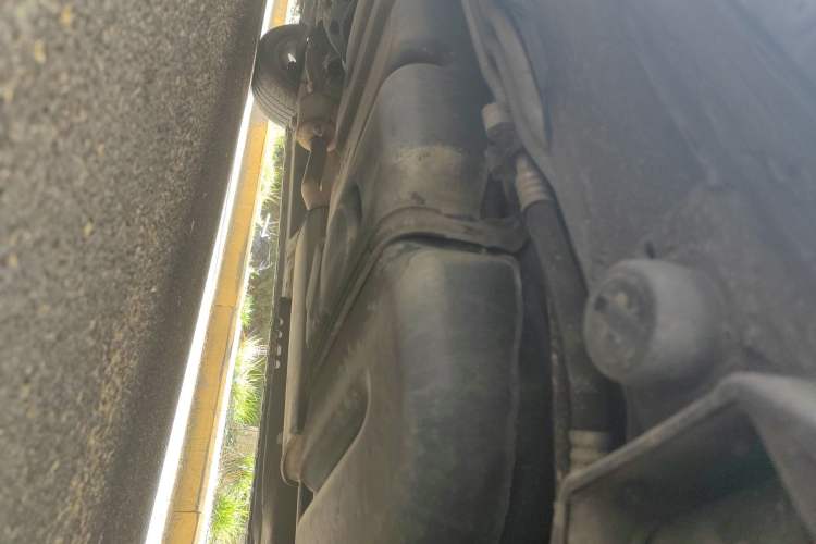 Used Mercedes-Benz V-Class 2020 V 260 Prestige Edition Chassis Rear Left