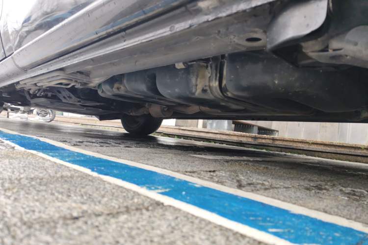 Used Mercedes-Benz V-Class 2020 V 260 Avantgarde Edition Chassis Rear Left