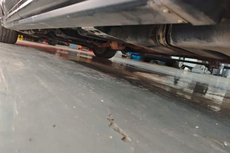 Used Mercedes-Benz V-Class 2020 V 260 Avantgarde Edition Chassis Rear Left