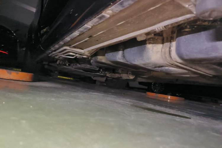 Used Mercedes-Benz V-Class 2020 V 260 Prestige Edition Chassis Rear Left