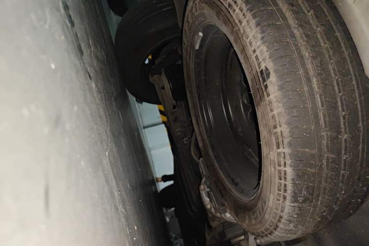 Used Mercedes-Benz V-Class 2020 V 260 Avantgarde Edition Chassis Rear Left