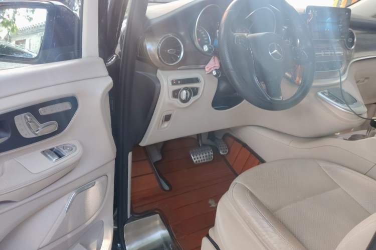 Used Mercedes-Benz V-Class 2020 V 260 Prestige Edition Driver Seat