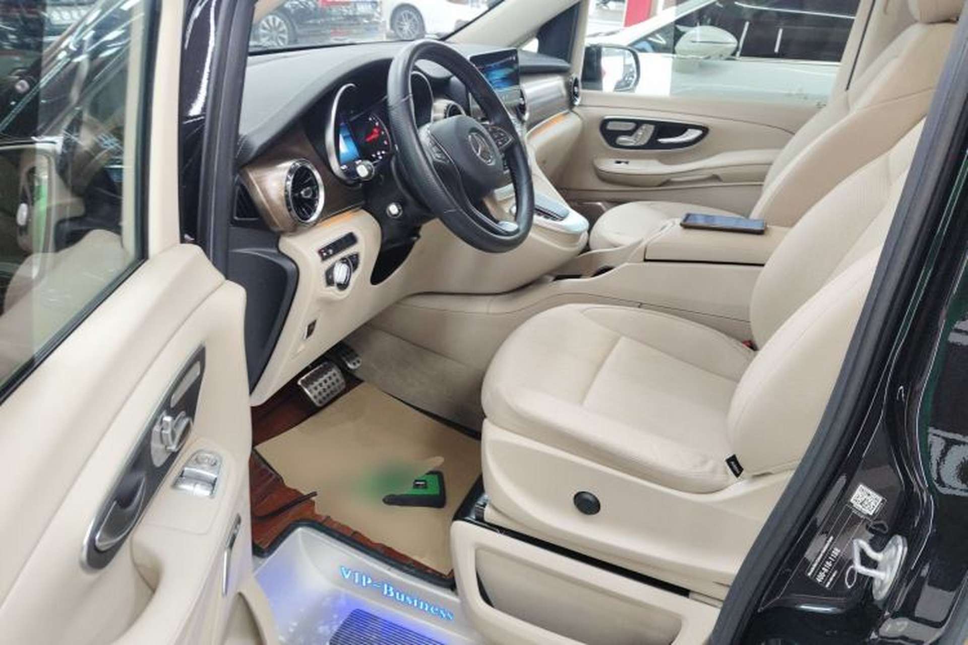Used Mercedes-Benz V-Class 2020 V 260 Prestige Edition Driver Seat