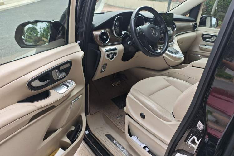 Used Mercedes-Benz V-Class 2020 V 260 L Long-wheelbase Luxury Edition Driver Seat