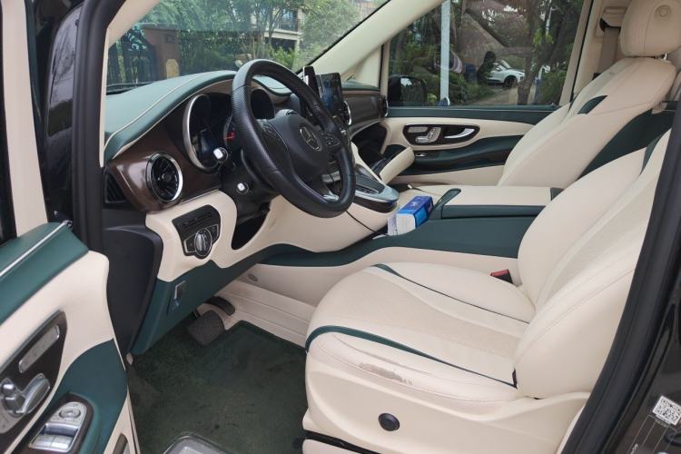 Used Mercedes-Benz V-Class 2020 V 260 Avantgarde Edition Driver Seat