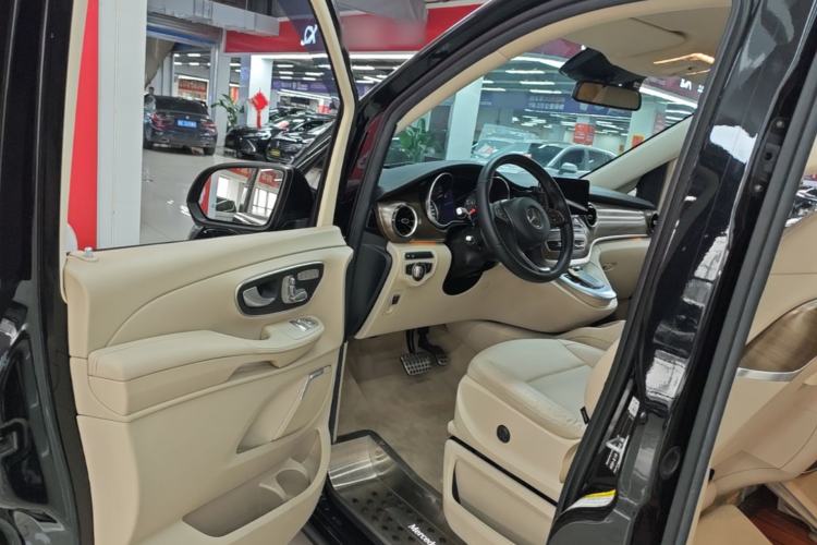 Used Mercedes-Benz V-Class 2020 V 260 Prestige Edition Driver Seat