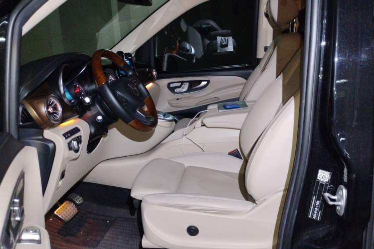 Used Mercedes-Benz V-Class 2020 V 260 L Long-wheelbase Luxury Edition Driver Seat