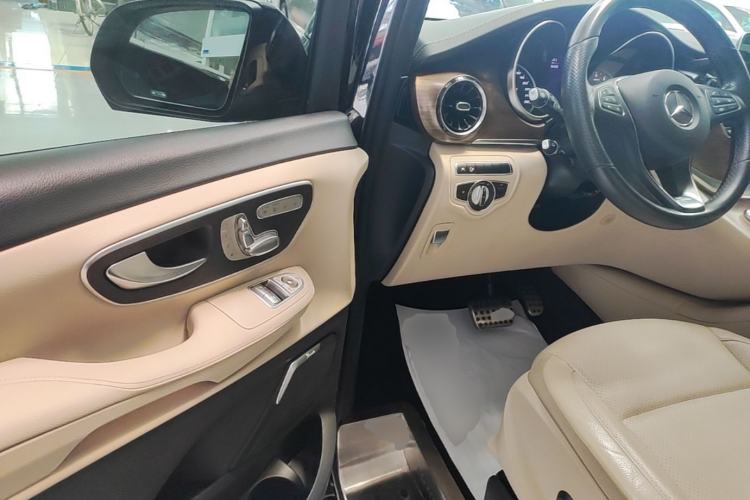 Used Mercedes-Benz V-Class 2020 V 260 Prestige Edition Driver Seat