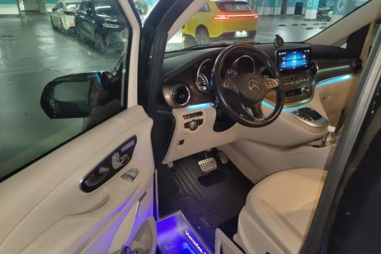 Used Mercedes-Benz V-Class 2020 V 260 Prestige Edition Driver Seat