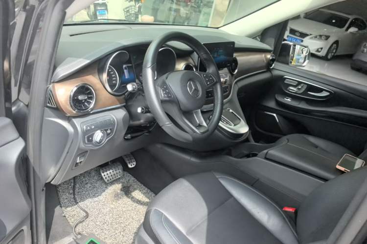 Used Mercedes-Benz V-Class 2020 V 260 L Long-wheelbase Luxury Edition Driver Seat
