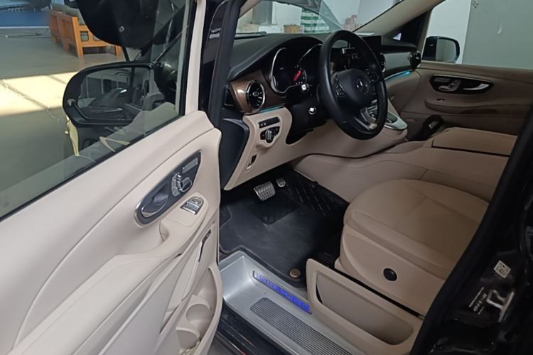 Used Mercedes-Benz V-Class 2020 V 260 L Long-wheelbase Luxury Edition Driver Seat