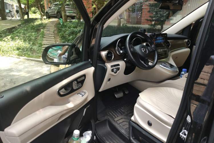 Used Mercedes-Benz V-Class 2020 V 260 Prestige Edition Driver Seat