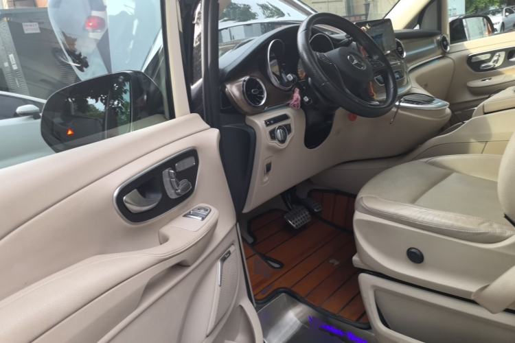 Used Mercedes-Benz V-Class 2020 V 260 Prestige Edition Driver Seat