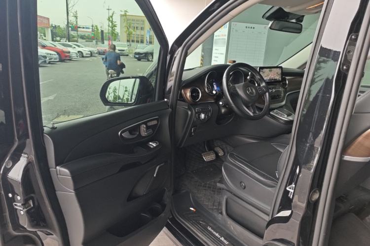 Used Mercedes-Benz V-Class 2020 V 260 Prestige Edition Driver Seat
