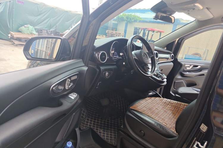 Used Mercedes-Benz V-Class 2020 V 260 Avantgarde Edition Driver Seat