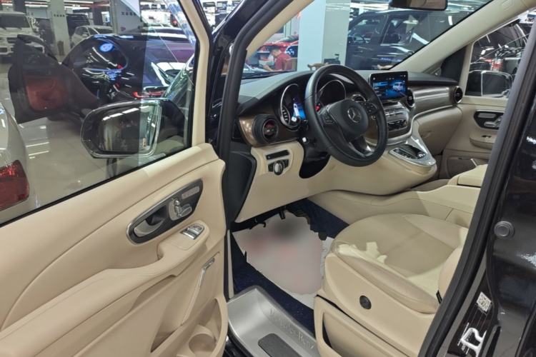 Used Mercedes-Benz V-Class 2020 V 260 Prestige Edition Driver Seat
