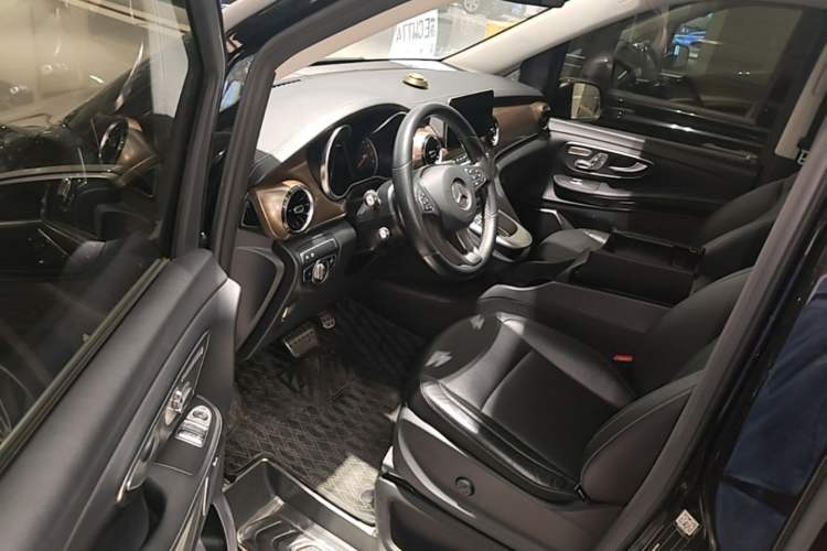 Used Mercedes-Benz V-Class 2020 V 260 Prestige Edition Driver Seat