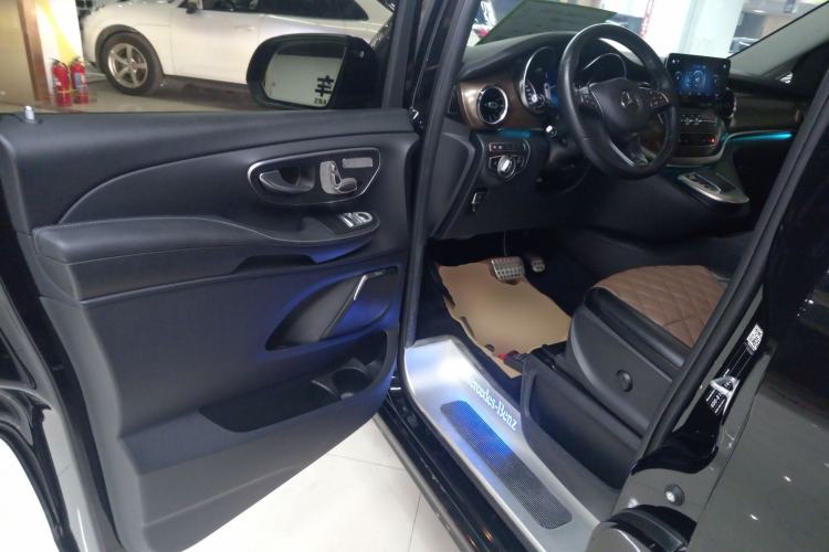 Used Mercedes-Benz V-Class 2020 V 260 Prestige Edition Driver Seat