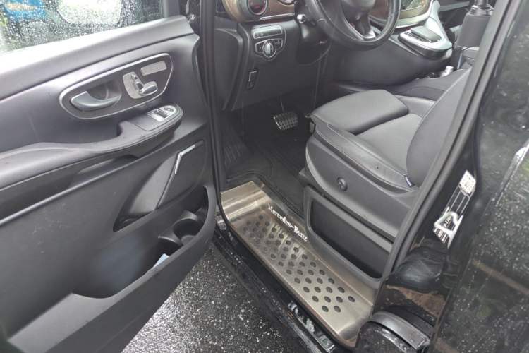 Used Mercedes-Benz V-Class 2020 V 260 Prestige Edition Driver Seat