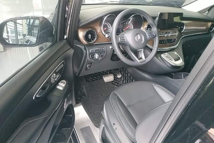 Used Mercedes-Benz V-Class 2020 V 260 L Long-wheelbase Luxury Edition Driver Seat
