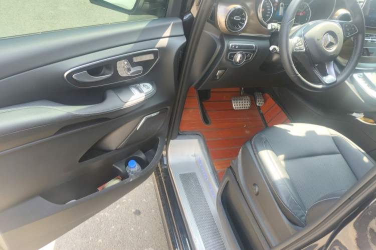 Used Mercedes-Benz V-Class 2020 V 260 L Long-wheelbase Luxury Edition Driver Seat