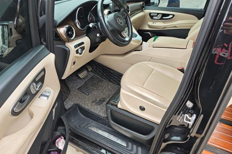 Used Mercedes-Benz V-Class 2020 V 260 L Long-wheelbase Luxury Edition Driver Seat