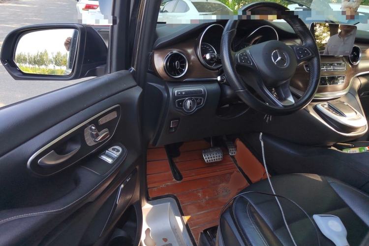 Used Mercedes-Benz V-Class 2020 V 260 L Long-wheelbase Luxury Edition Driver Seat