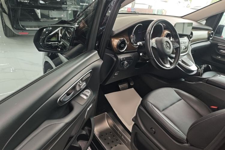 Used Mercedes-Benz V-Class 2020 V 260 L Long-wheelbase Luxury Edition Driver Seat