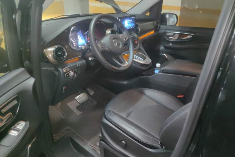 Used Mercedes-Benz V-Class 2020 V 260 L Long-wheelbase Luxury Edition Driver Seat