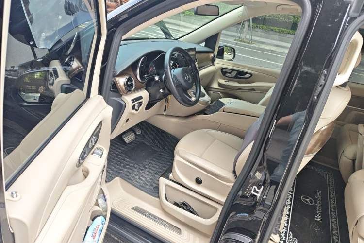 Used Mercedes-Benz V-Class 2020 V 260 L Long-wheelbase Luxury Edition Driver Seat