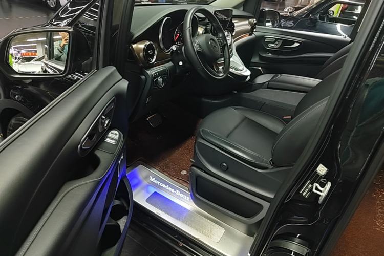 Used Mercedes-Benz V-Class 2020 V 260 L Long-wheelbase Luxury Edition Driver Seat