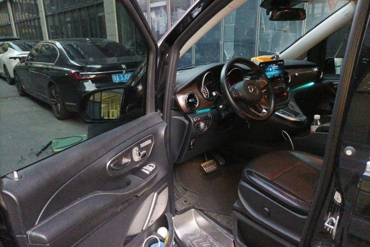 Used Mercedes-Benz V-Class 2020 V 260 Prestige Edition Driver Seat