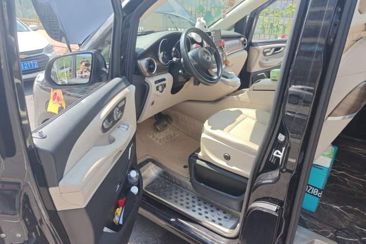 Used Mercedes-Benz V-Class 2020 V 260 Prestige Edition Driver Seat