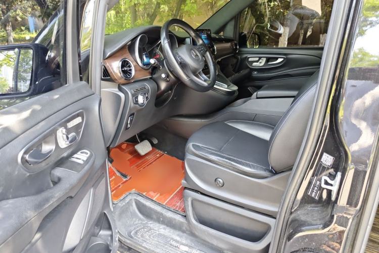 Used Mercedes-Benz V-Class 2020 V 260 Avantgarde Edition Driver Seat