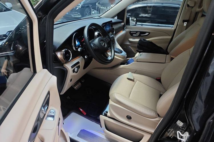 Used Mercedes-Benz V-Class 2020 V 260 L Long-wheelbase Luxury Edition Driver Seat