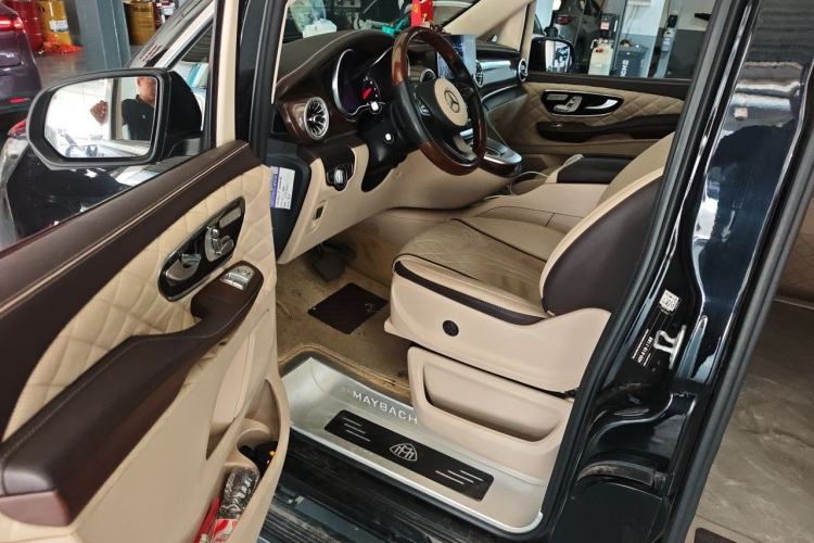 Used Mercedes-Benz V-Class 2020 V 260 Avantgarde Edition Driver Seat