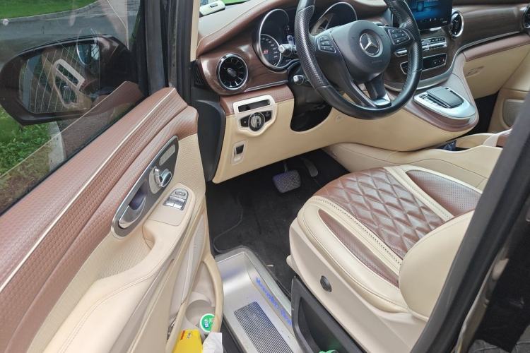 Used Mercedes-Benz V-Class 2020 V 260 Prestige Edition Driver Seat